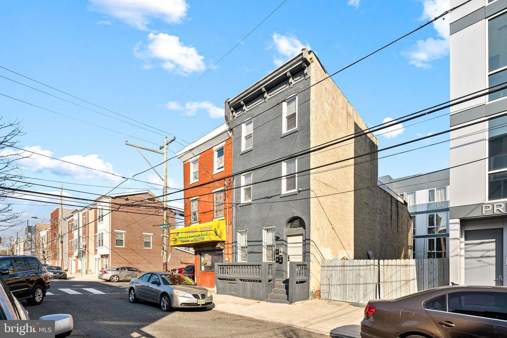 1447 N FRANKLIN ST, Philadelphia, PA 19122