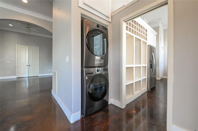 5801 Winsome Lane 201, Houston, TX 77057