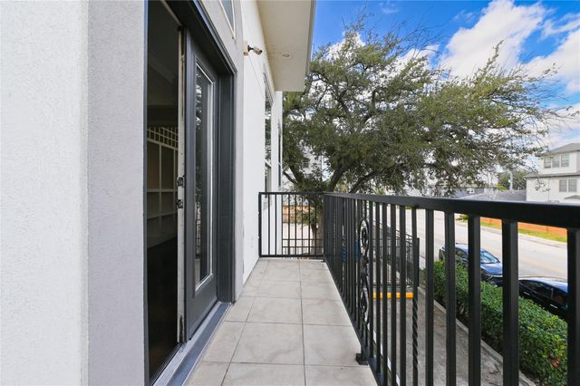 5801 Winsome Lane 201, Houston, TX 77057