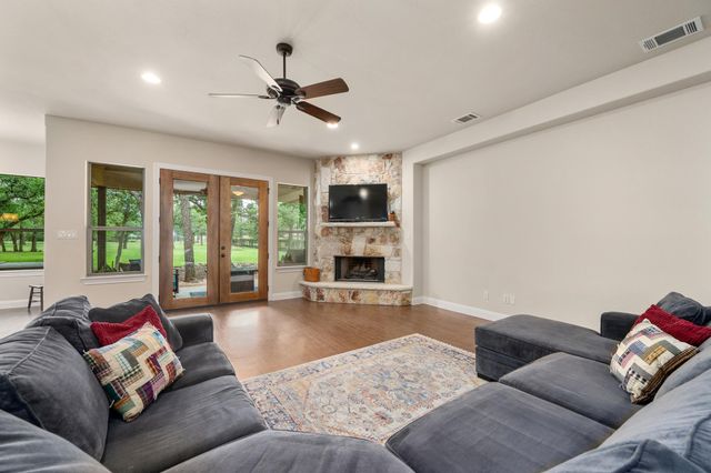 216 Independence DR, Georgetown, TX 78633