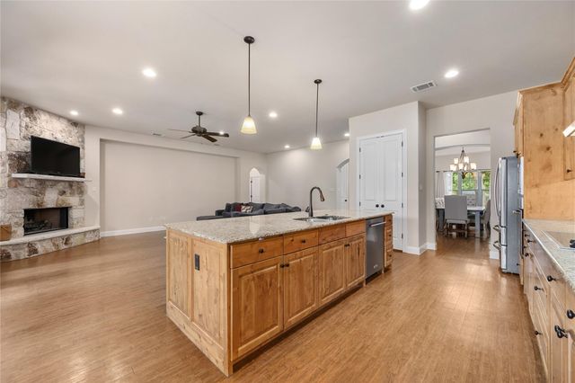 216 Independence DR, Georgetown, TX 78633