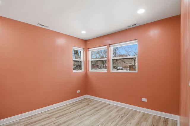 9804 S Maplewood Avenue, Evergreen Park, IL 60805