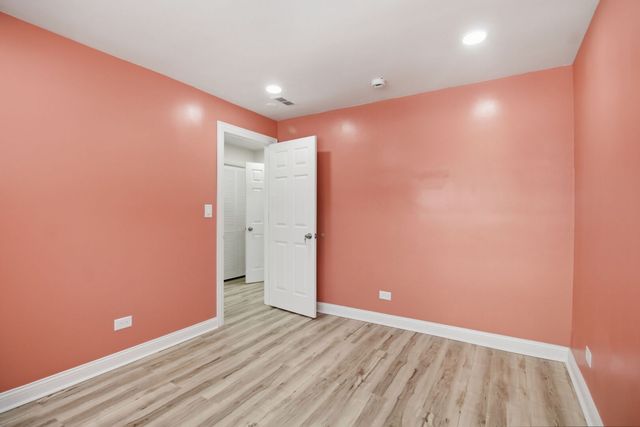 9804 S Maplewood Avenue, Evergreen Park, IL 60805