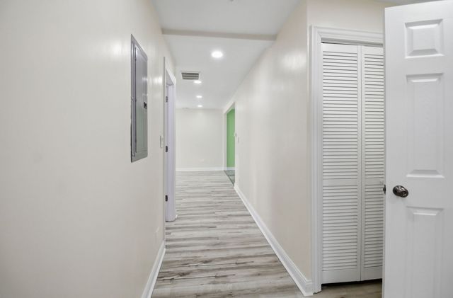 9804 S Maplewood Avenue, Evergreen Park, IL 60805