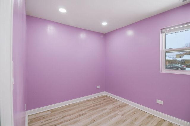 9804 S Maplewood Avenue, Evergreen Park, IL 60805