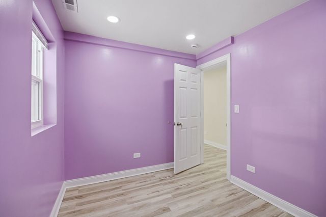 9804 S Maplewood Avenue, Evergreen Park, IL 60805