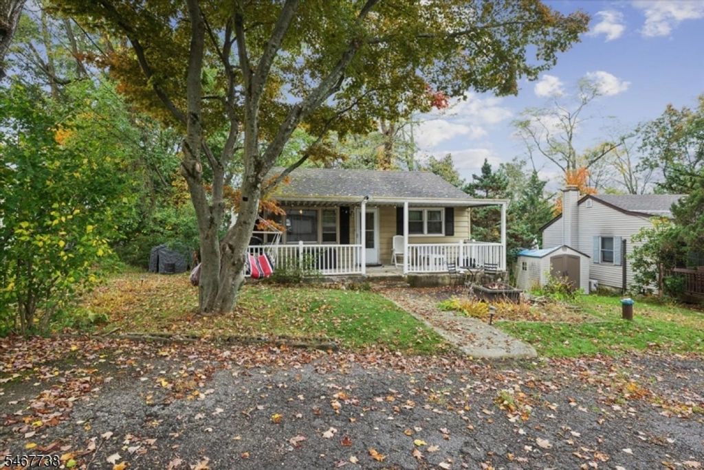 8 Center St, Hopatcong Boro, NJ 07874 — photo 3