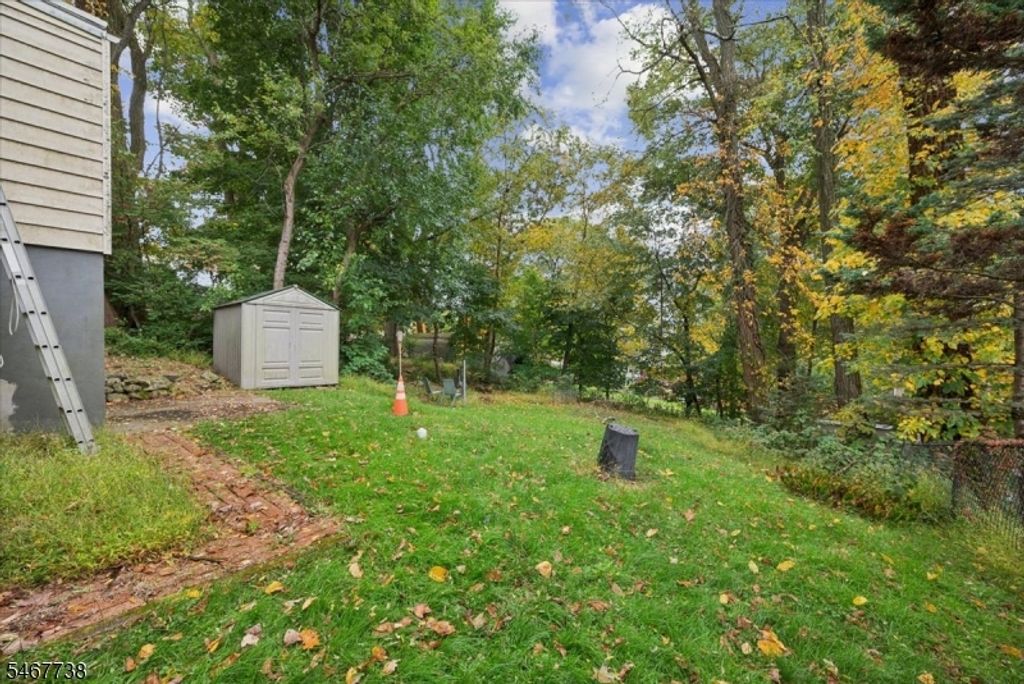 8 Center St, Hopatcong Boro, NJ 07874 — photo 4