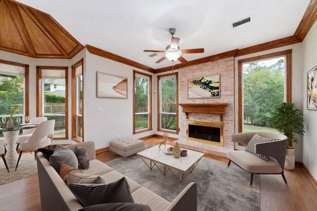 10 E Rock Wing Place, The Woodlands, TX 77381