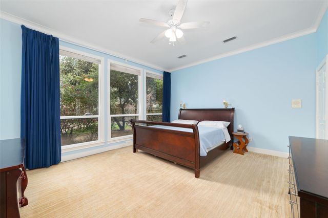 10 E Rock Wing Place, The Woodlands, TX 77381