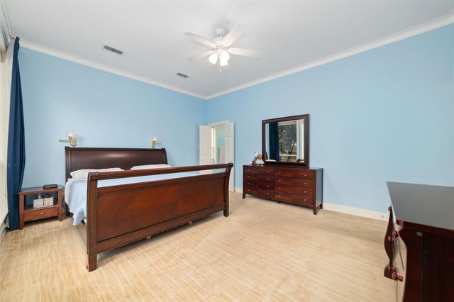 10 E Rock Wing Place, The Woodlands, TX 77381