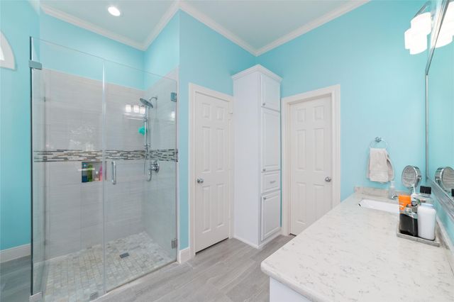 10 E Rock Wing Place, The Woodlands, TX 77381