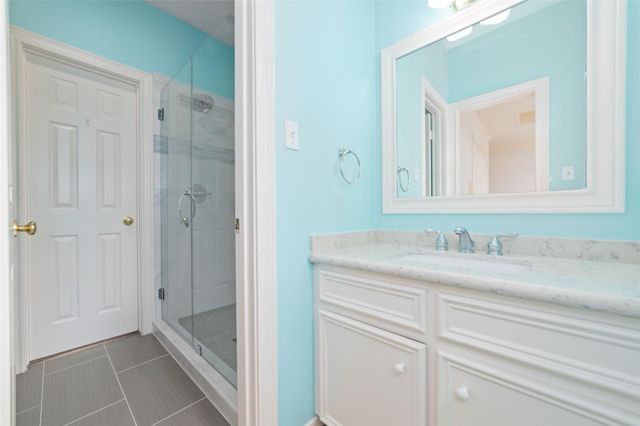 10 E Rock Wing Place, The Woodlands, TX 77381