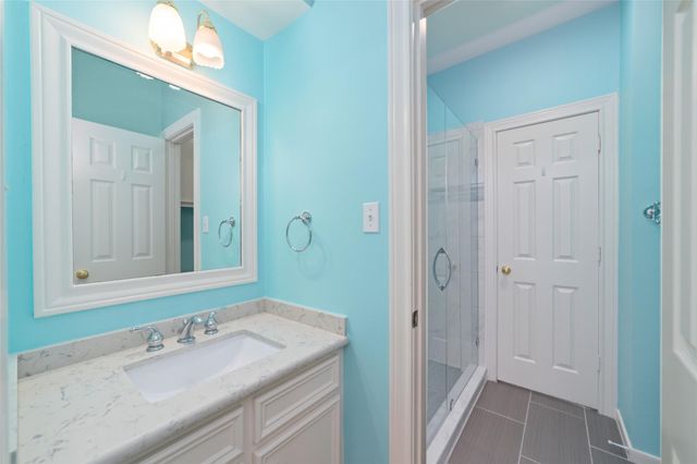 10 E Rock Wing Place, The Woodlands, TX 77381