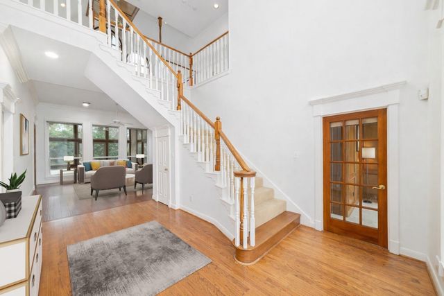 10 E Rock Wing Place, The Woodlands, TX 77381