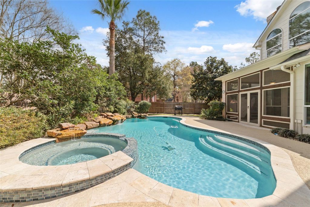 10 E Rock Wing Place, The Woodlands, TX 77381