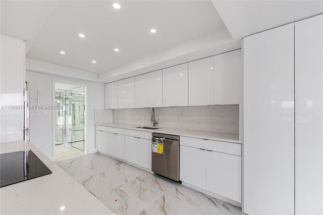 1800 NE 114th St 1004, Miami, FL 33181