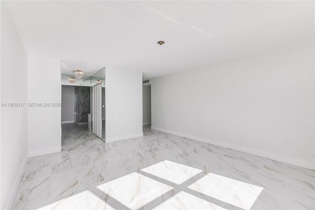 1800 NE 114th St 1004, Miami, FL 33181