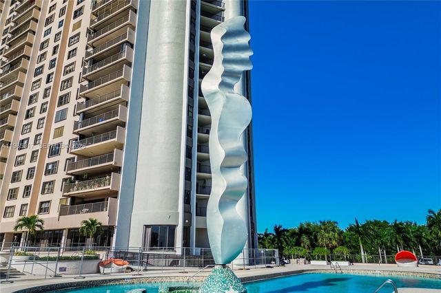 1800 NE 114th St 1004, Miami, FL 33181