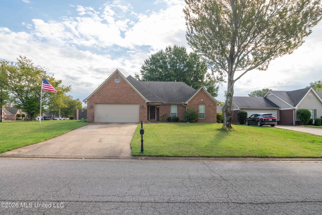 5860 Ridgetop Drive, Horn Lake, MS 38637 — exterior
