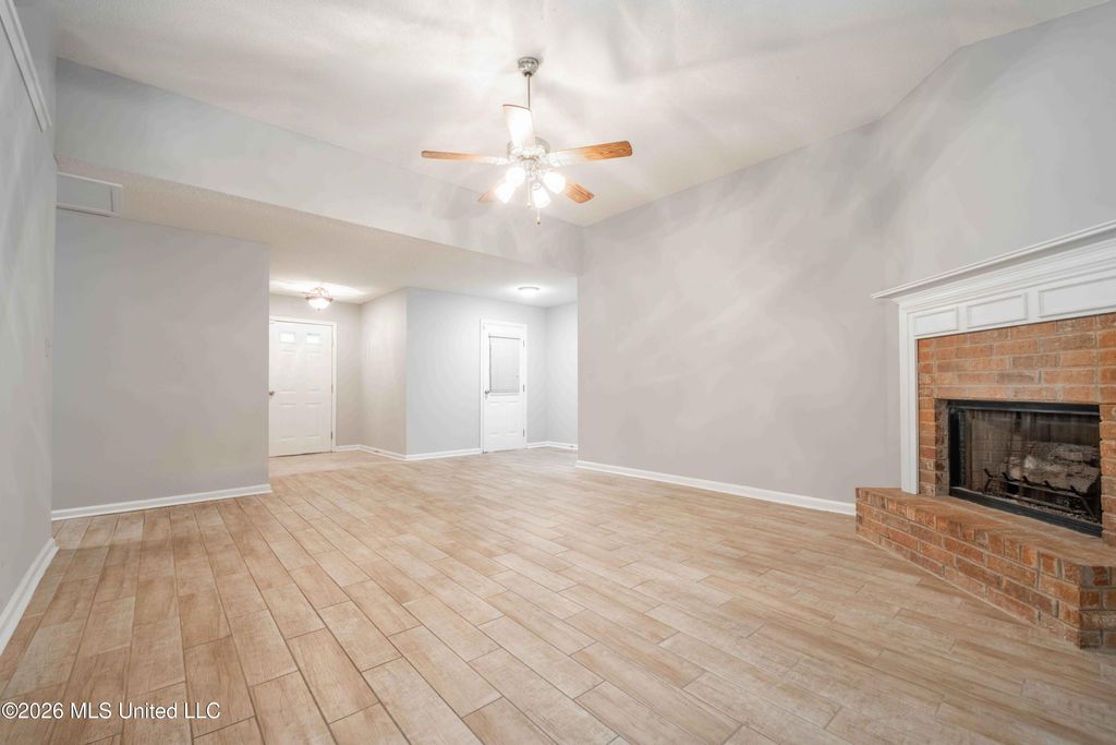 5860 Ridgetop Drive, Horn Lake, MS 38637 — photo 4