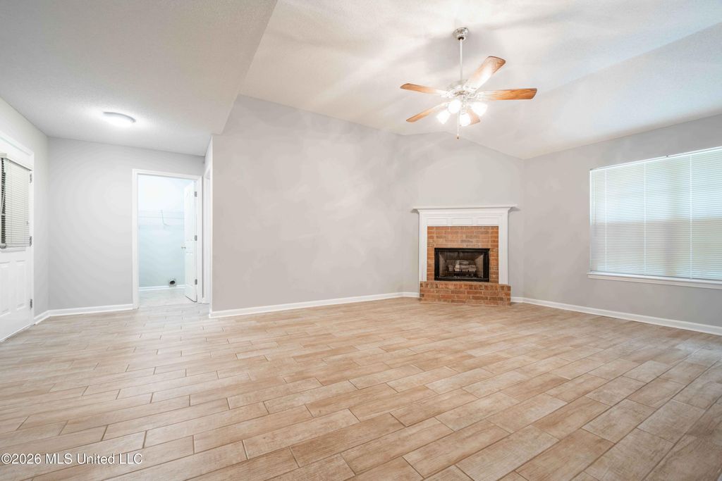 5860 Ridgetop Drive, Horn Lake, MS 38637 — photo 5