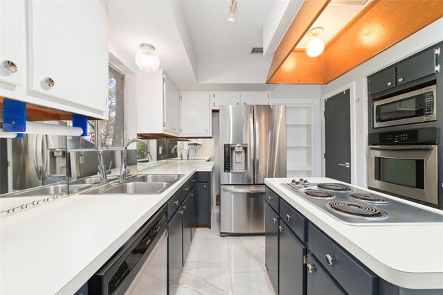 67 Woodhaven Wood Drive, The Woodlands, TX 77380