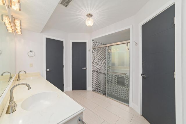 67 Woodhaven Wood Drive, The Woodlands, TX 77380