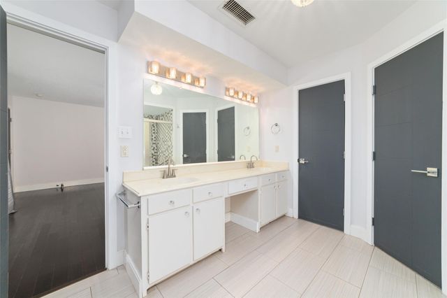 67 Woodhaven Wood Drive, The Woodlands, TX 77380