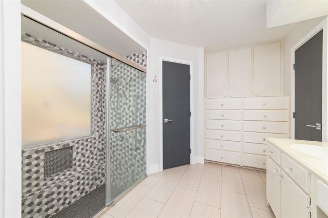 67 Woodhaven Wood Drive, The Woodlands, TX 77380