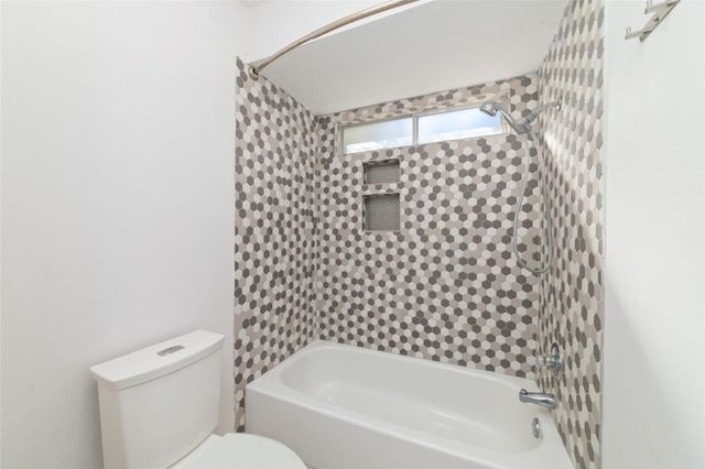 67 Woodhaven Wood Drive, The Woodlands, TX 77380