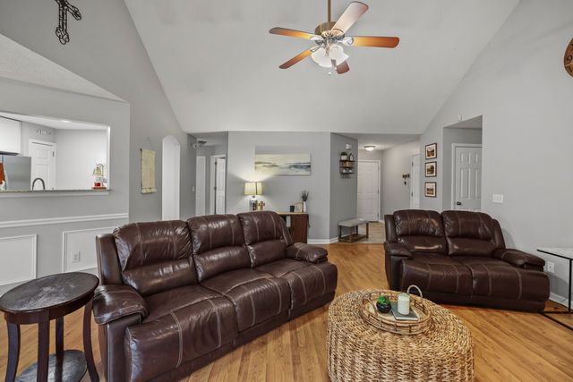 2704 Leesa Ann Ln, Old Hickory, TN 37138