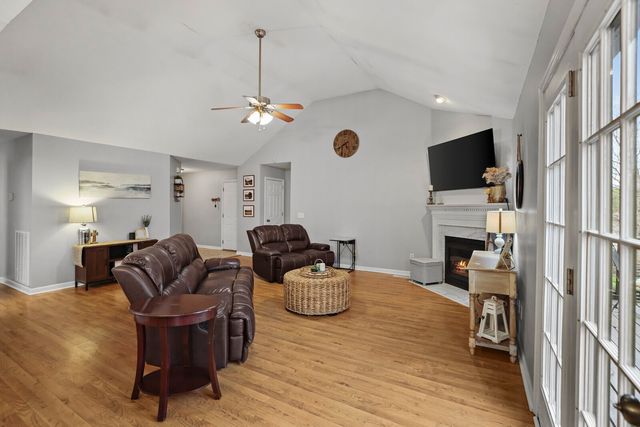 2704 Leesa Ann Ln, Old Hickory, TN 37138