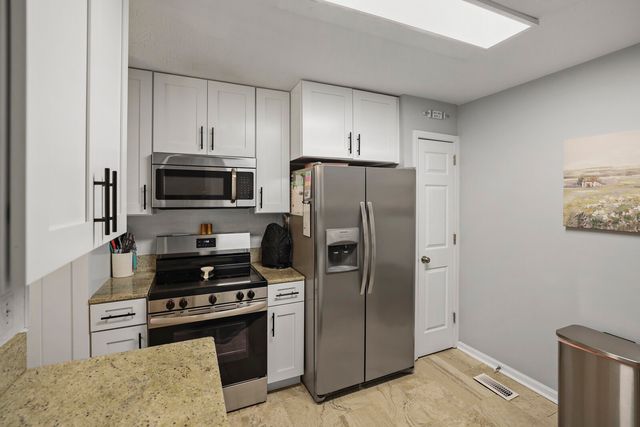 2704 Leesa Ann Ln, Old Hickory, TN 37138