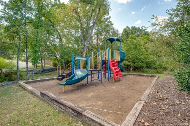 2704 Leesa Ann Ln, Old Hickory, TN 37138