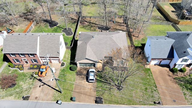 2704 Leesa Ann Ln, Old Hickory, TN 37138