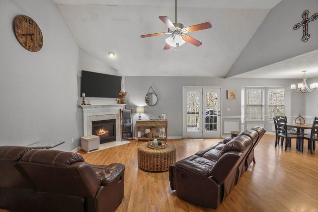 2704 Leesa Ann Ln, Old Hickory, TN 37138