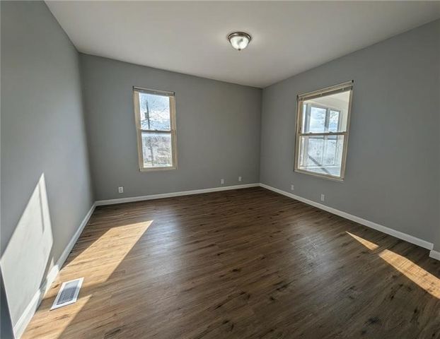 305 Central Ave, Chicora Boro, PA 16025