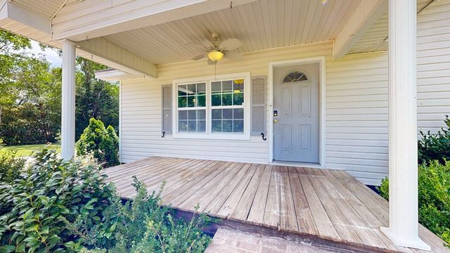 1348 Edwin Reynolds Road, Cottonwood, AL 36320