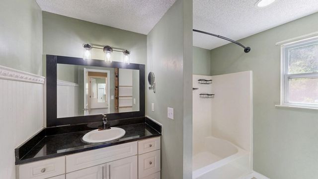 1348 Edwin Reynolds Road, Cottonwood, AL 36320