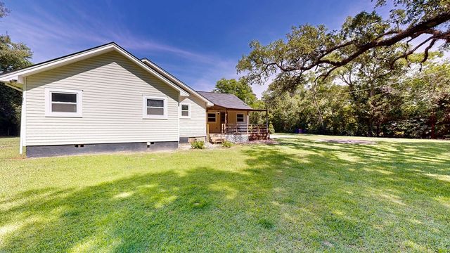 1348 Edwin Reynolds Road, Cottonwood, AL 36320