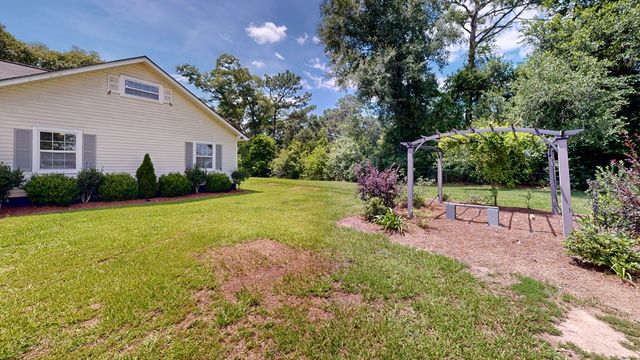 1348 Edwin Reynolds Road, Cottonwood, AL 36320
