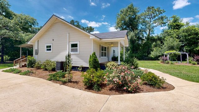 1348 Edwin Reynolds Road, Cottonwood, AL 36320