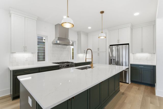 928 Delmas Ave B, Nashville, TN 37216