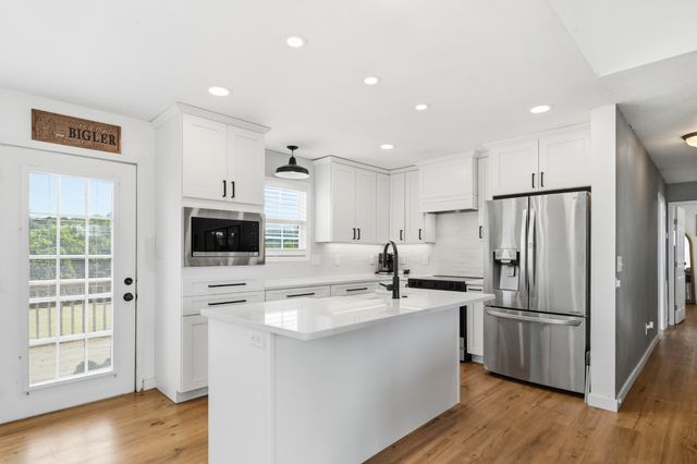 2448 Gene Fitzgerald Rd, Columbia, TN 38401