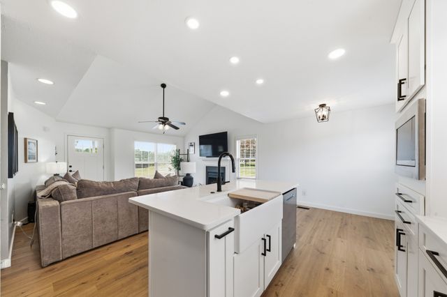 2448 Gene Fitzgerald Rd, Columbia, TN 38401