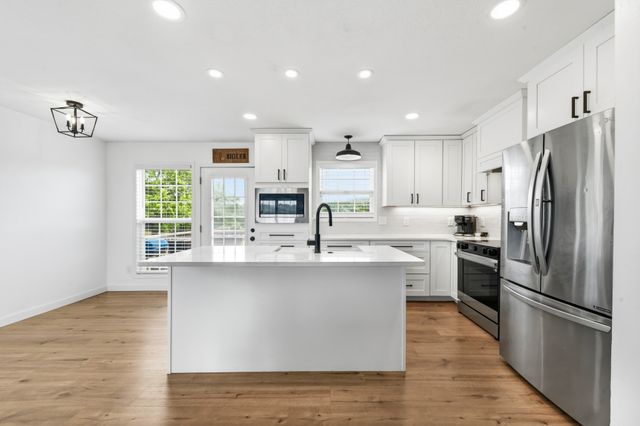 2448 Gene Fitzgerald Rd, Columbia, TN 38401