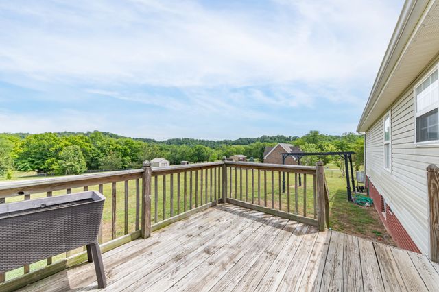 2448 Gene Fitzgerald Rd, Columbia, TN 38401