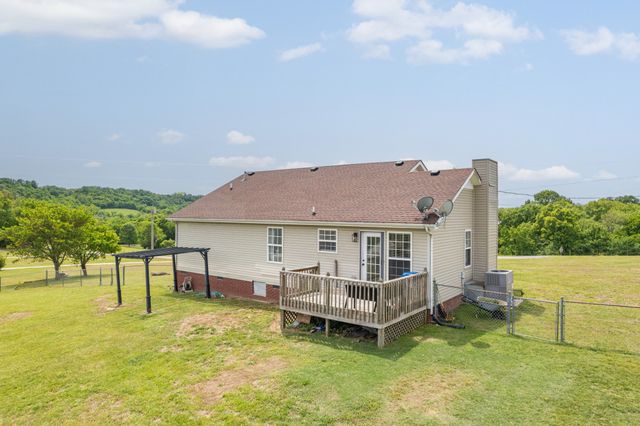 2448 Gene Fitzgerald Rd, Columbia, TN 38401