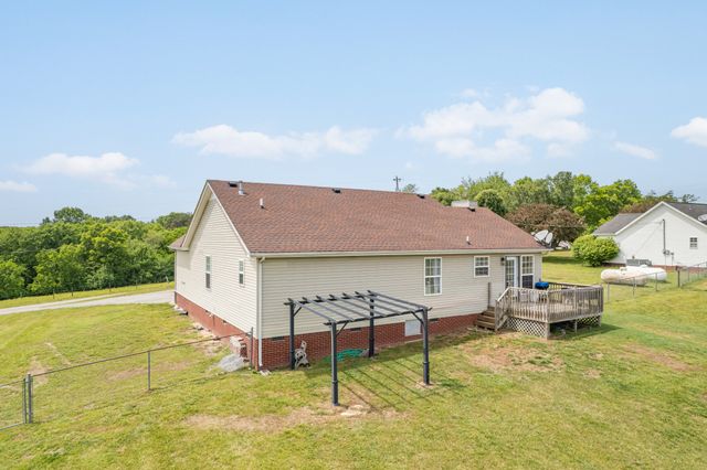 2448 Gene Fitzgerald Rd, Columbia, TN 38401